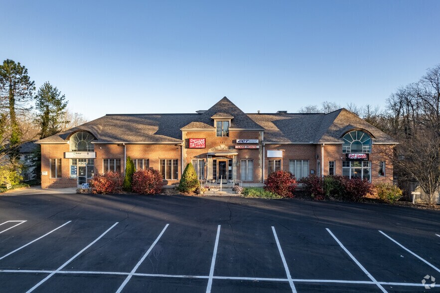 More Photos Of 161 E Aurora Rd, Northfield Office For Lease