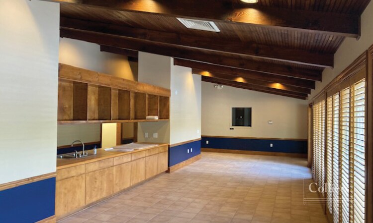 More Photos Of 1431 S Highway101, Greer Medical For Sale