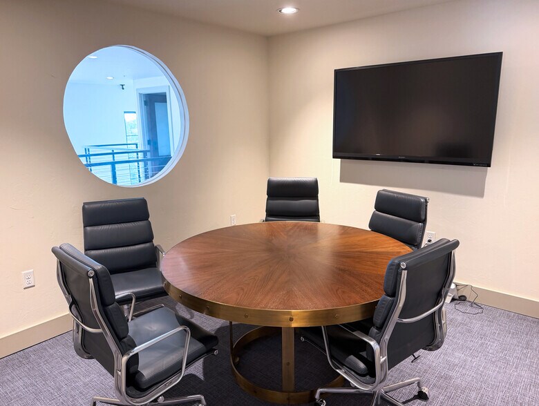 More Photos Of 480 NW 36th St, Oklahoma City Office For Lease