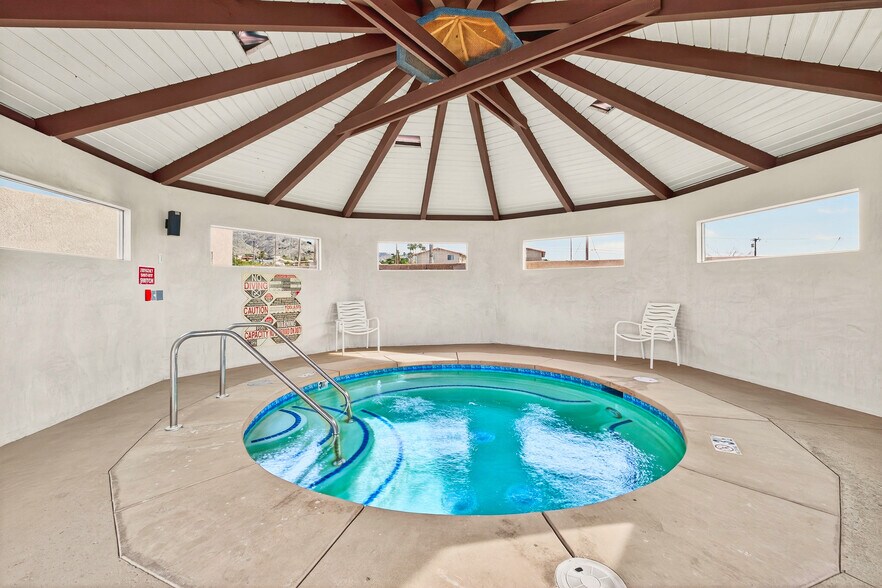 More Photos Of 67485 Hacienda Ave, Desert Hot Springs Hotel For Sale
