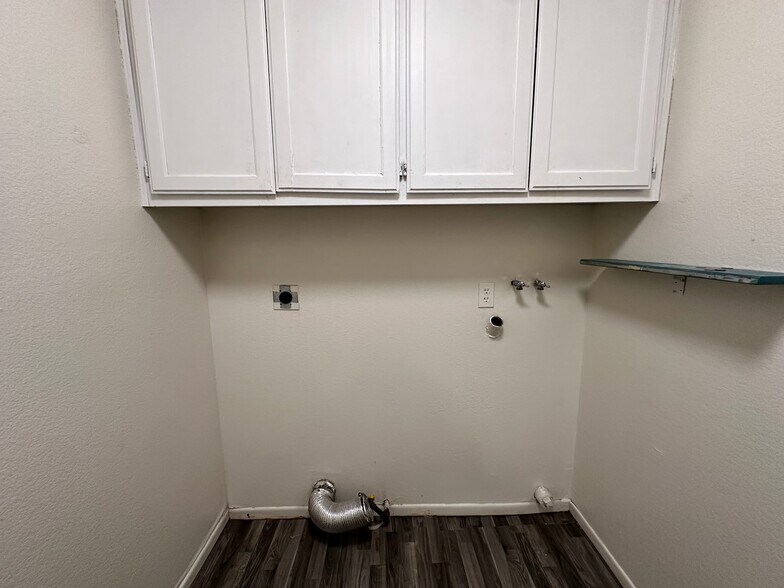 More Photos Of 12745 Navajo Rd, Apple Valley Apartments For Sale