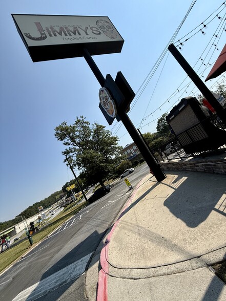 More Photos Of 6365 Peachtree Industrial Blvd, Atlanta Restaurant For Sale