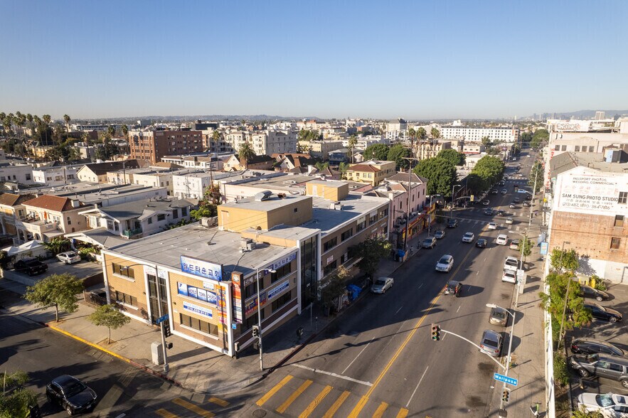 More Photos Of 3242 W 8th St, Los Angeles Medical For Lease