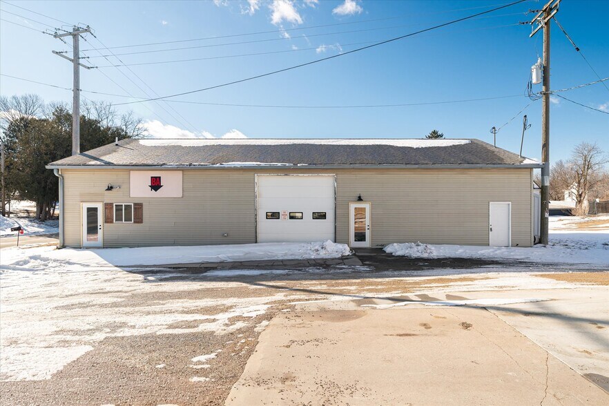 More Photos Of 110 FS Dr, Viroqua Auto Dealership For Sale