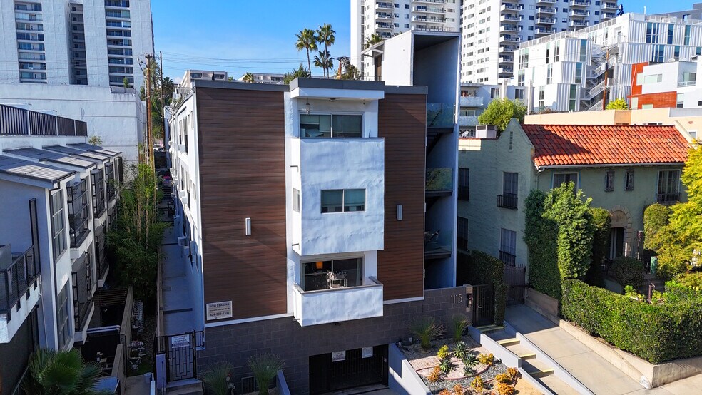 More Photos Of 1115 Hacienda Pl, West Hollywood Apartments For Sale