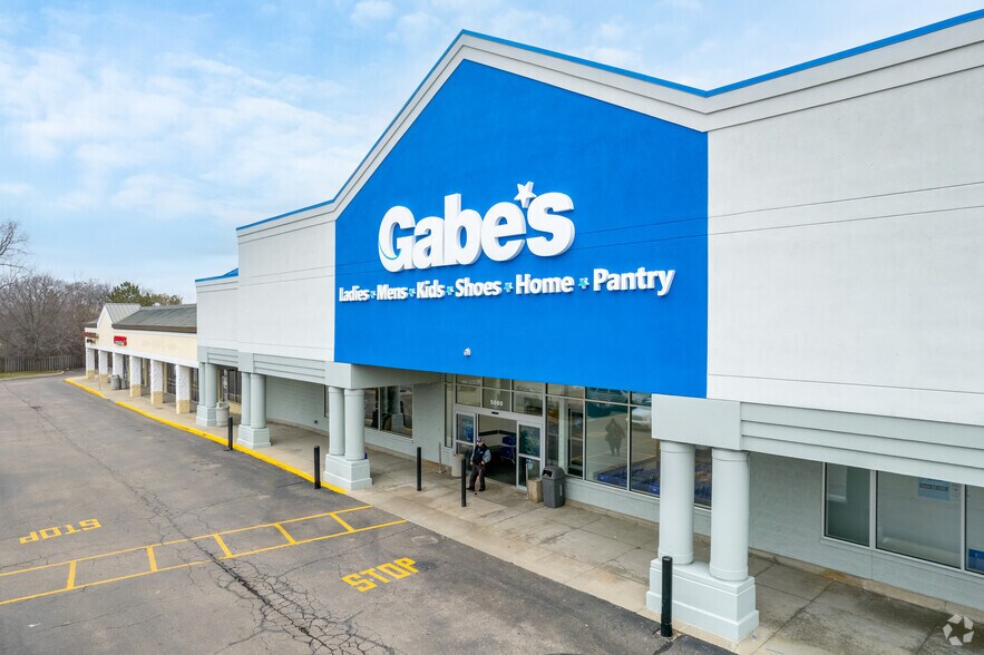 Primary Photo Of 5072-5096 Corunna Rd, Flint Unknown For Lease