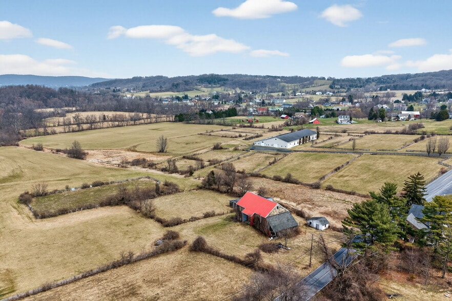 More Photos Of 2121 Church View Rd, Coopersburg Horse Stables For Sale