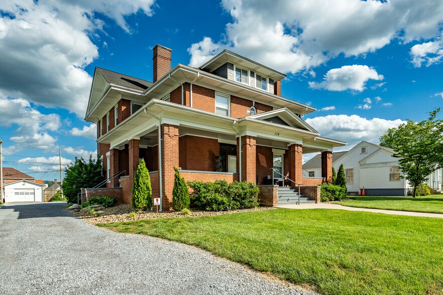 More Photos Of 114 E Unaka Ave, Johnson City Office Residential For Sale