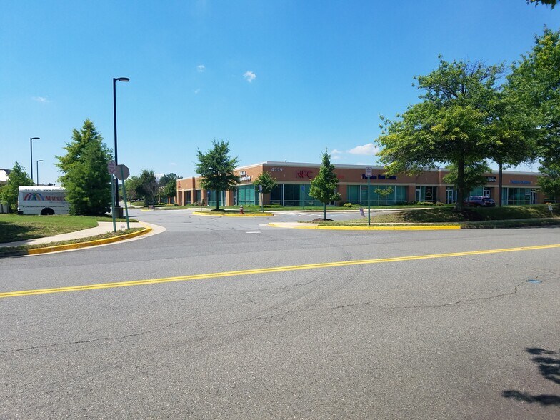 More Photos Of 4229 Lafayette Center Dr, Chantilly Business Park For Lease
