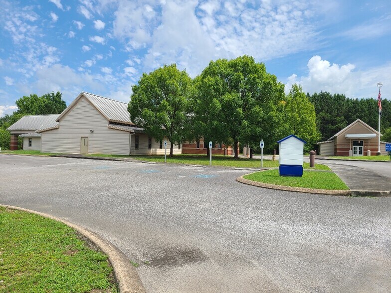 More Photos Of 611 E Villanow St, LaFayette Medical For Sale
