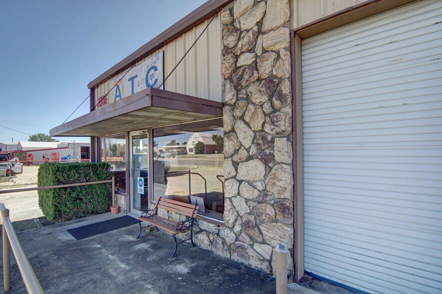More Photos Of 3806 Highway 180 E, Mineral Wells Auto Repair For Sale