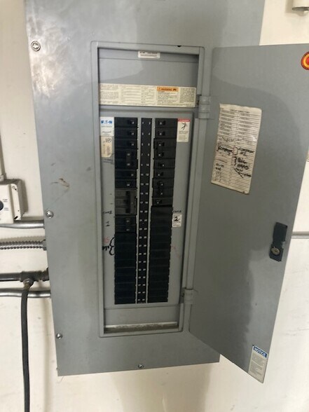 More Photos Of 2100 College Dr, Lake Havasu City Warehouse For Lease