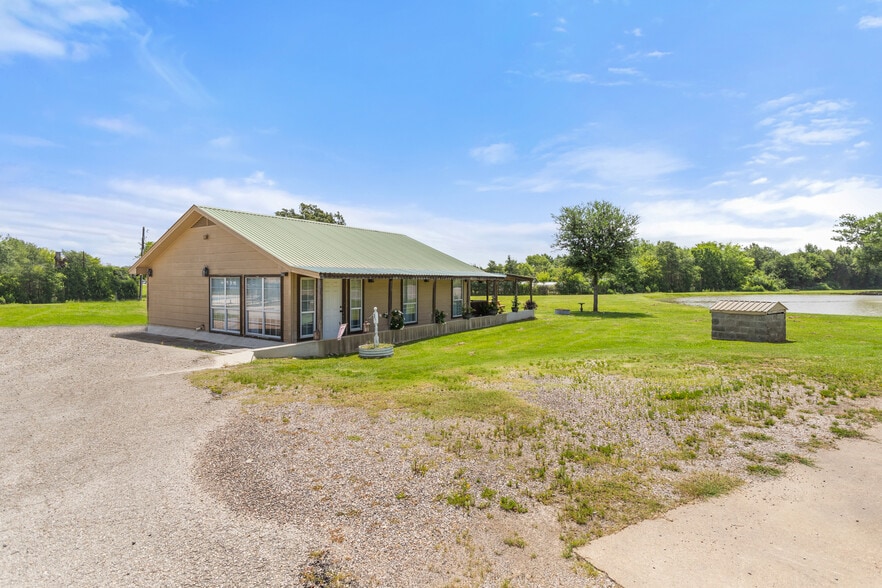 More Photos Of 10855 US Highway 69 N, Tyler Trailer Camper Park For Sale