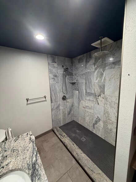 More Photos Of 3899 Ulmerton Rd, Clearwater Storefront For Lease