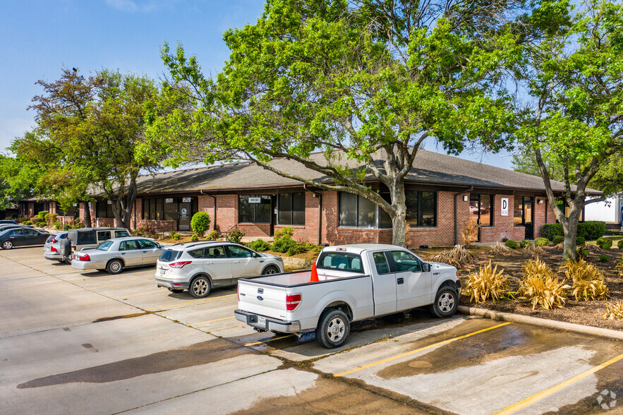 Primary Photo Of 6448 E Hwy 290, Austin Office For Sale