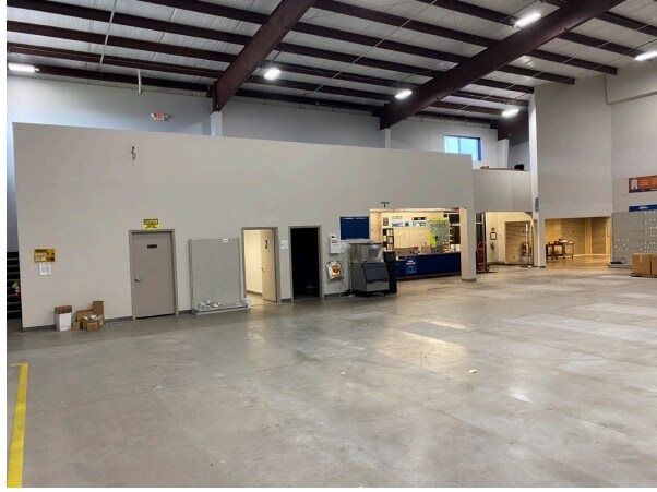 More Photos Of 1803 Rough Neck Dr, Humble Warehouse For Sale