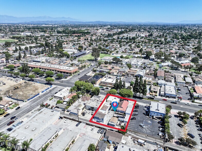 More Photos Of 15323 Paramount Blvd, Paramount General Retail For Sale