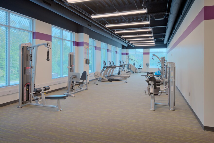 More Photos Of 2121 RDU Center Dr, Morrisville Office For Lease
