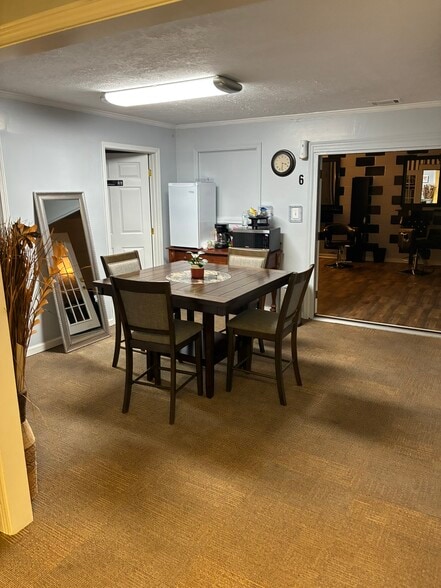 More Photos Of 737 Main St, Stone Mountain Office For Lease