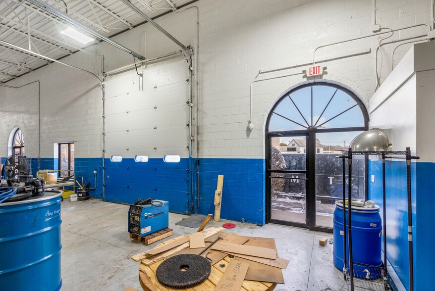 More Photos Of 34 Patria Rd, South Windsor Flex For Lease