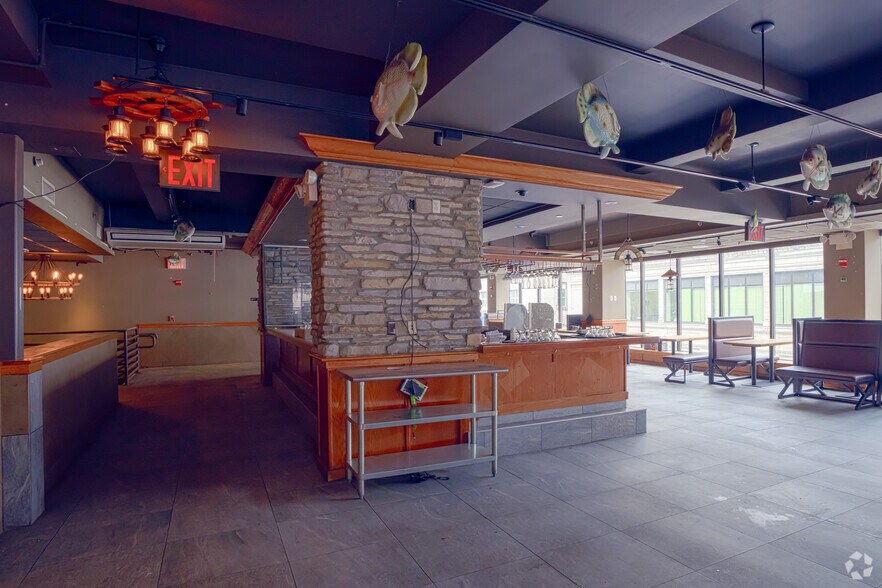 More Photos Of 161-21 Jamaica Ave, Jamaica Office For Lease