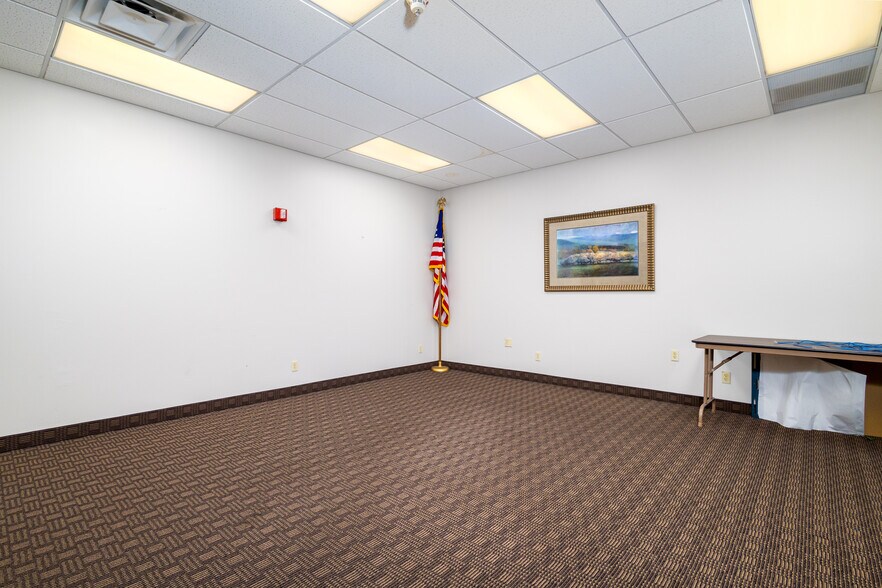 More Photos Of 100 N 4th St, Steubenville Office For Sale