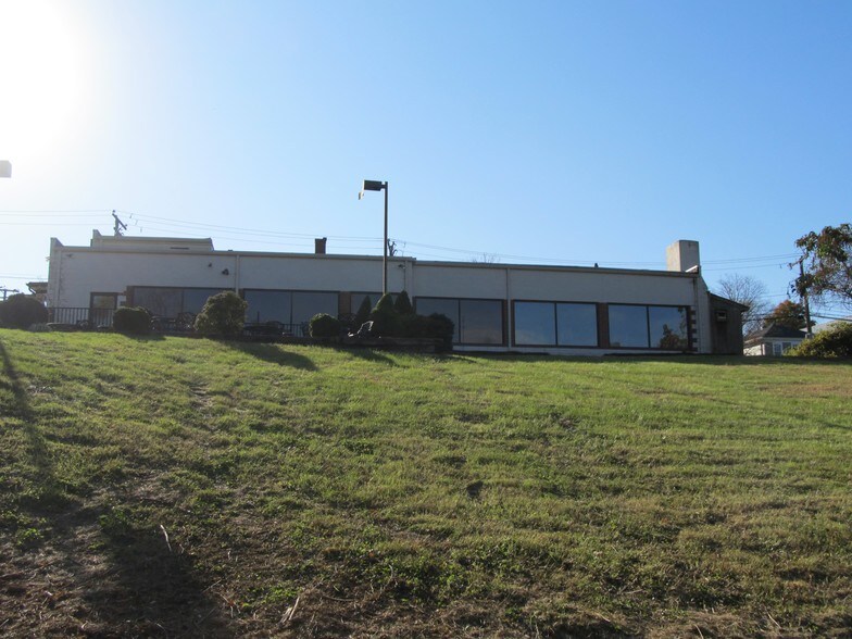 More Photos Of 1101 Sophia St, Fredericksburg Restaurant For Lease