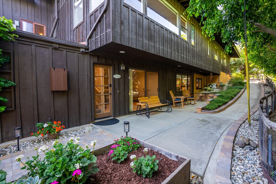 More Photos Of 10845 Meads, Orange Specialty For Sale