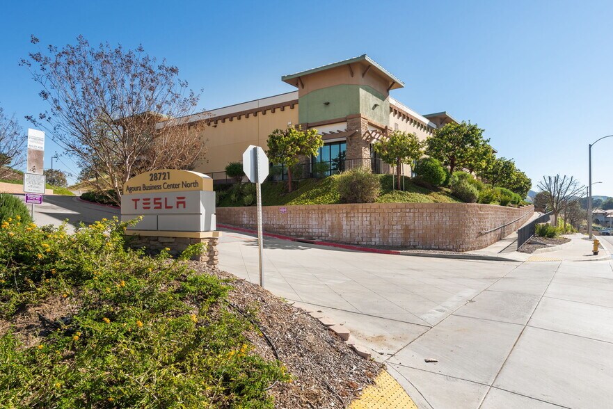 More Photos Of 28721 Canwood St, Agoura Hills Unknown For Lease