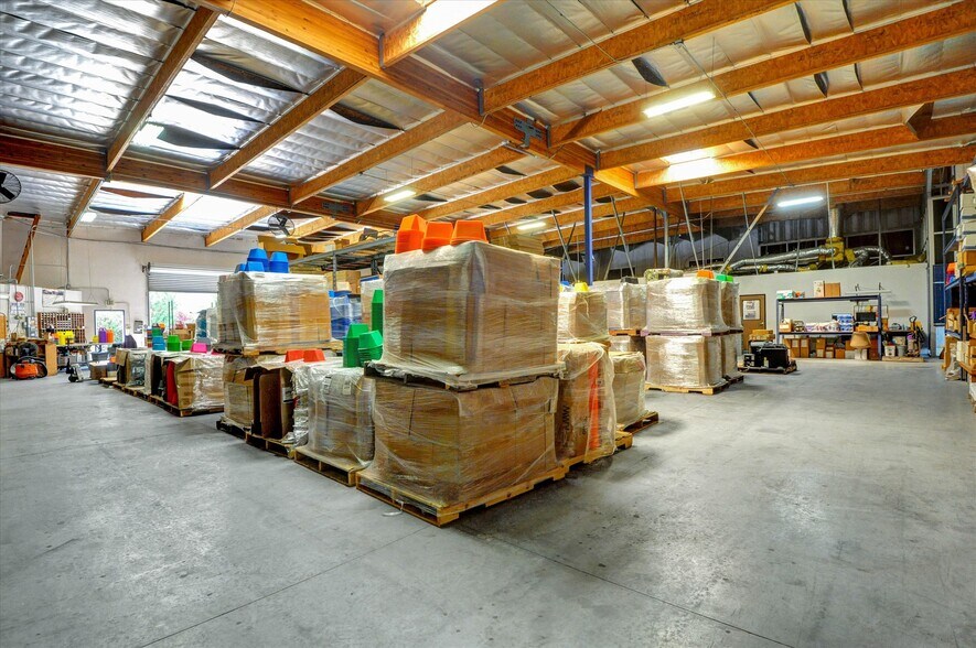 More Photos Of 920 W 10th St, Azusa Warehouse For Sale