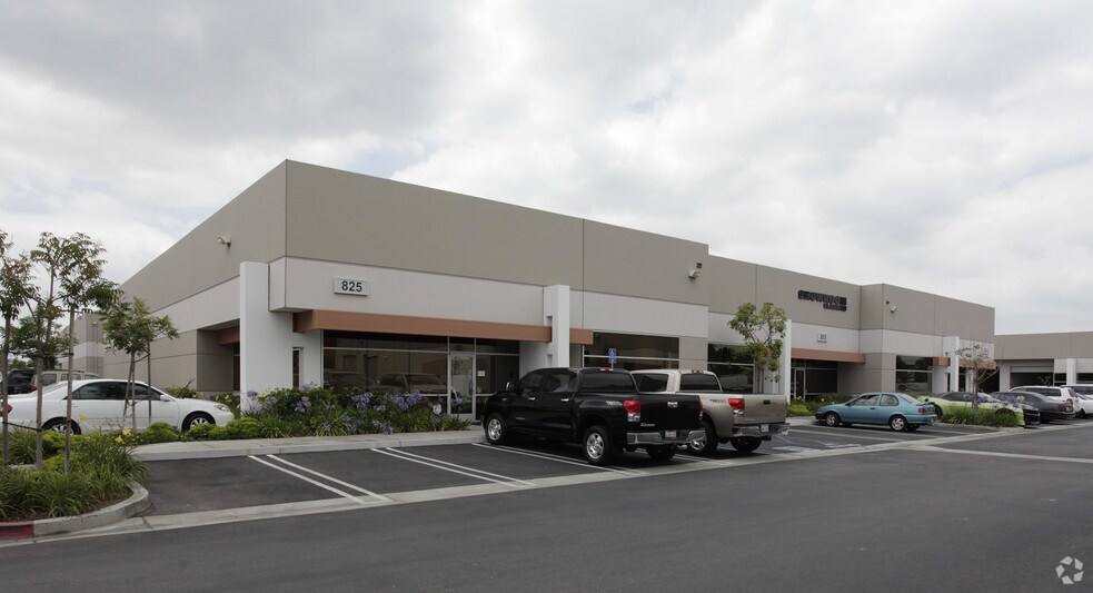 More Photos Of 825 N Shepard St, Anaheim Warehouse For Lease