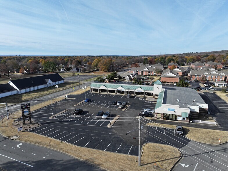 More Photos Of 2100 Meadowlake Rd, Conway Unknown For Lease