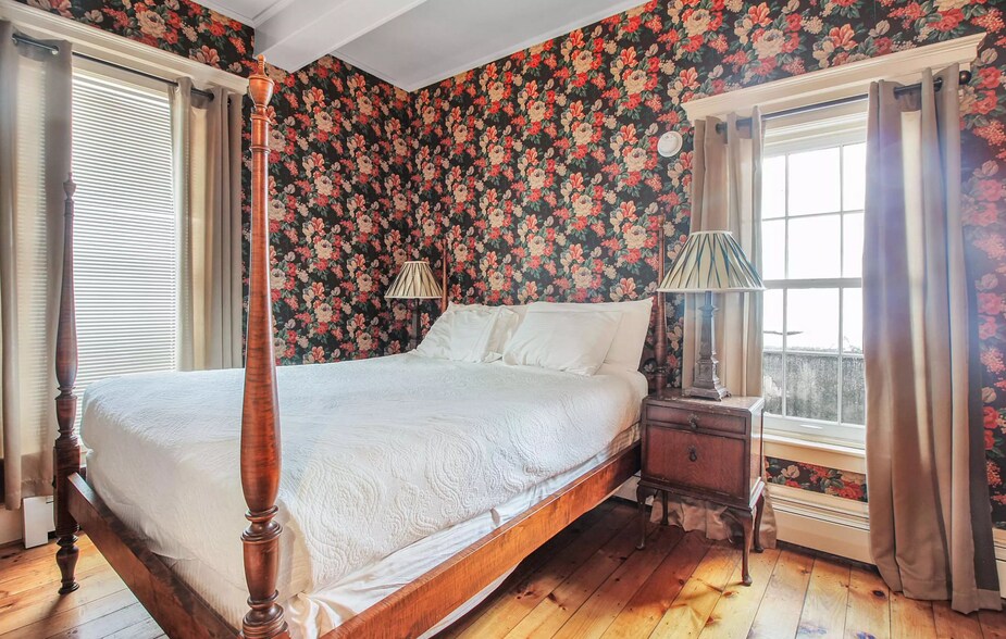 More Photos Of 2 W Main St, Littleton Hotel For Sale