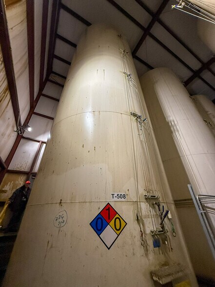 More Photos Of 5640 44th Ave S, Clinton Office For Sale