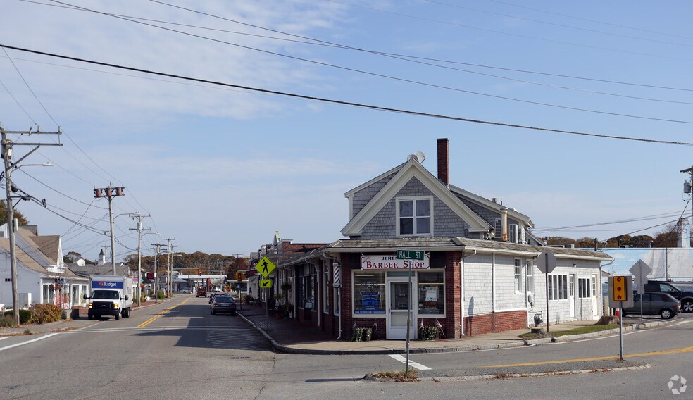 More Photos Of 667-681 Main St, Dennis Port Storefront For Lease