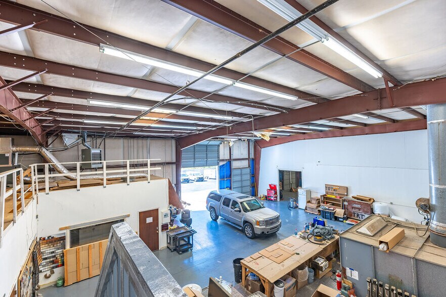 More Photos Of 9350 Industrial Ter, Alpharetta Warehouse For Sale