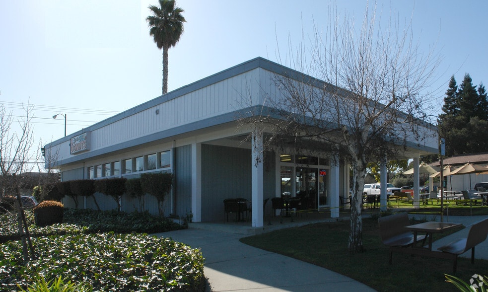 More Photos Of 295 E Middlefield Rd, Mountain View Restaurant For Lease