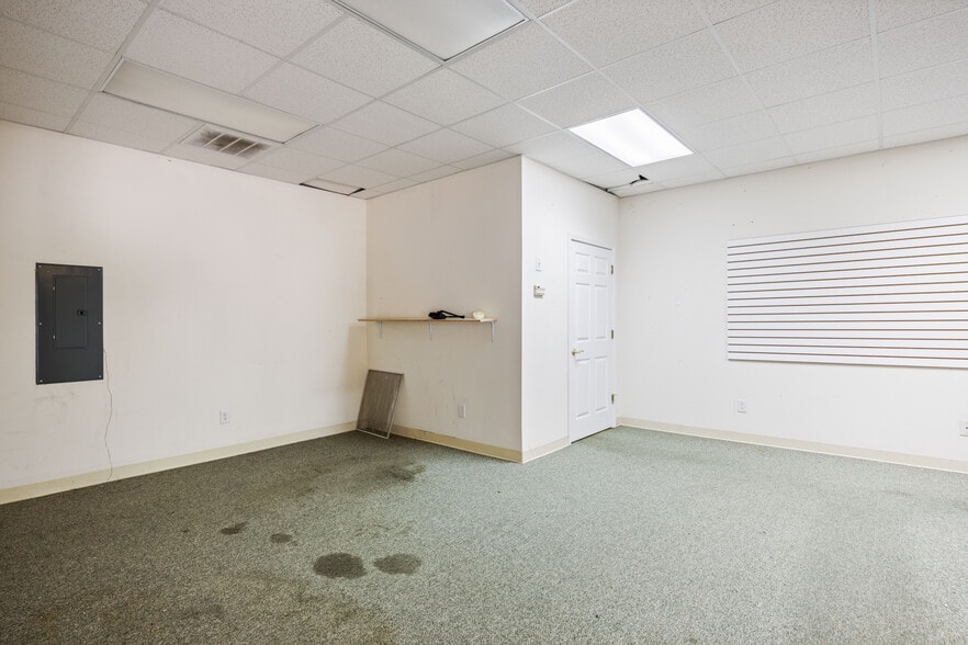 More Photos Of 7227 Beach Dr SW, Ocean Isle Beach Freestanding For Lease