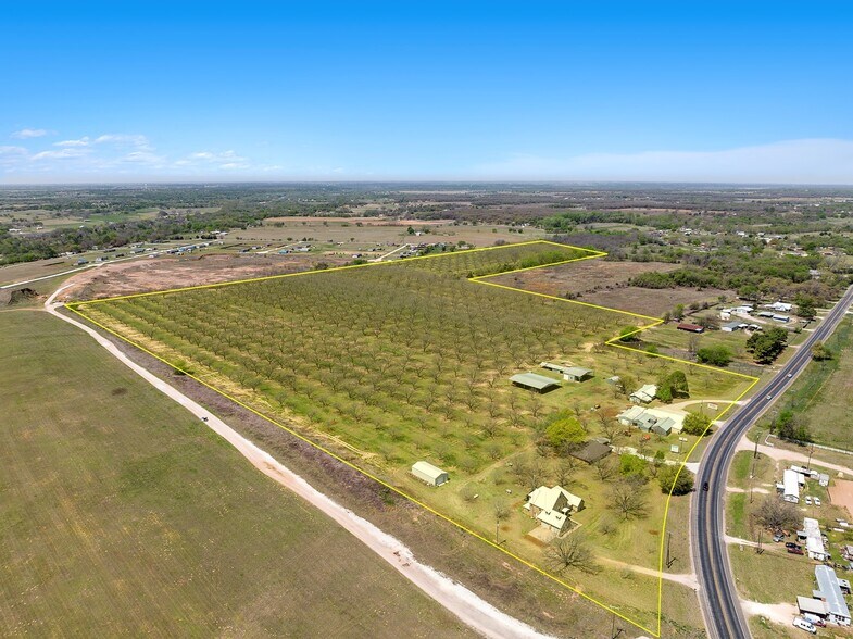 More Photos Of 12633 Gholson Rd, Waco Specialty For Sale