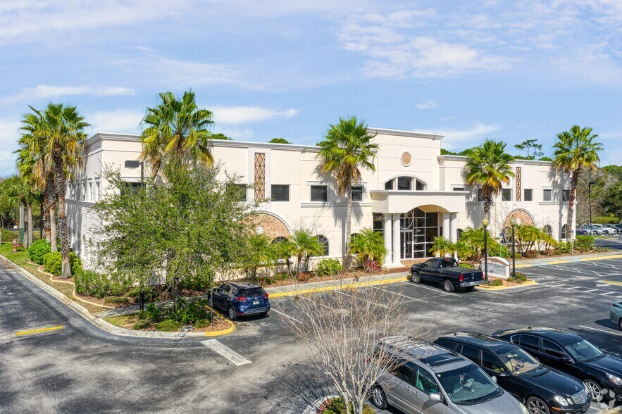 More Photos Of 7341 Office Park Pl, Melbourne Office Residential For Lease