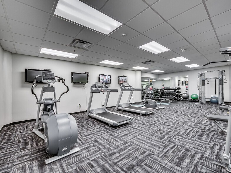 More Photos Of 5909 NW Expressway St, Oklahoma City Office For Lease