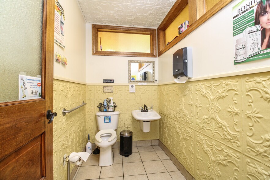 More Photos Of , Marietta General Retail For Sale