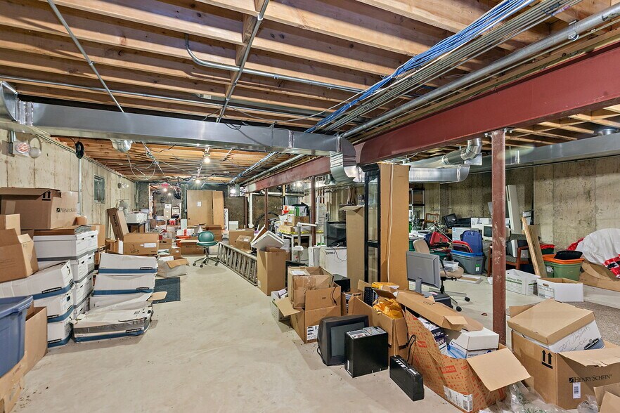 More Photos Of 712 W Main St, West Dundee Medical For Sale