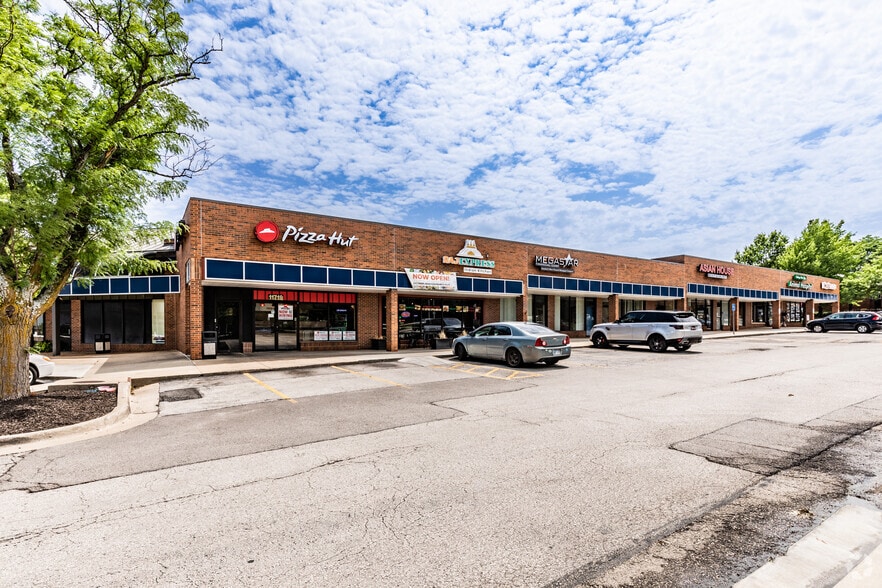 More Photos Of 11705-11849 College Blvd, Overland Park Unknown For Lease