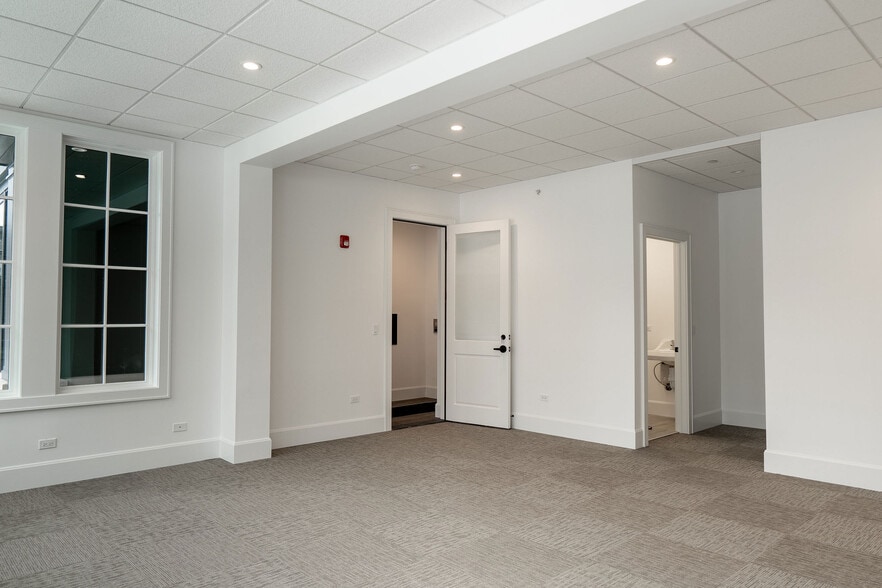 More Photos Of 223-225 Burlington Ave, Clarendon Hills Office Residential For Lease