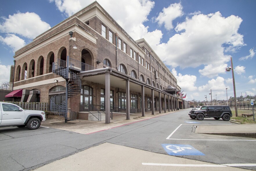More Photos Of 1400 W Markham, Little Rock Office For Lease