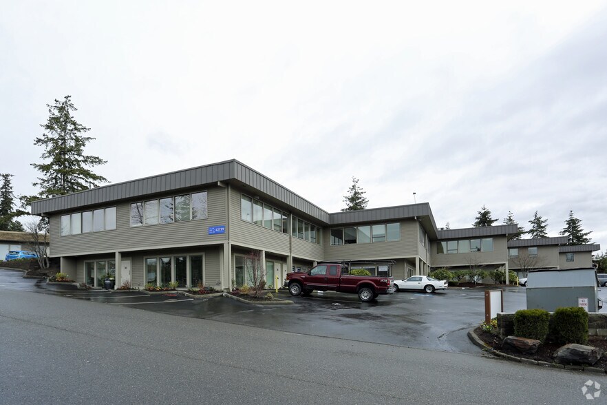 More Photos Of 12729 Northup Way, Bellevue Office For Lease