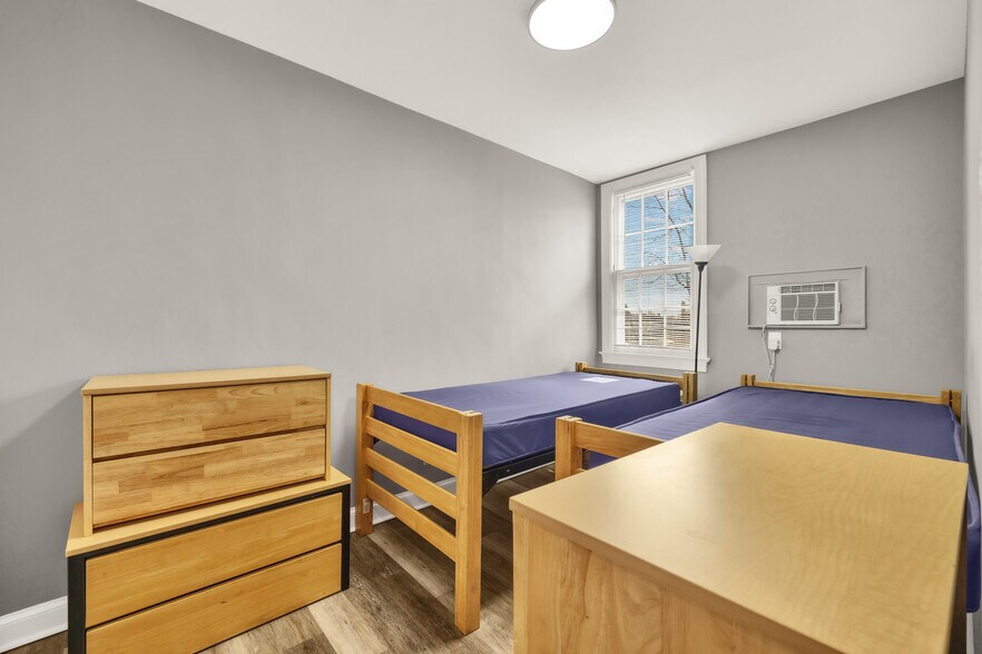 More Photos Of 323 Maryland Ave NE, Washington Apartments For Sale