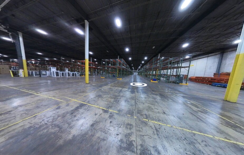 More Photos Of 1 Truman Dr S, Edison Warehouse For Lease