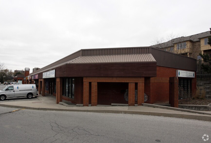 More Photos Of 801 Dundas St E, Mississauga General Retail For Sale